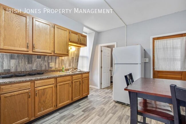 Photo - 25 Marshall Ave Unit Upper