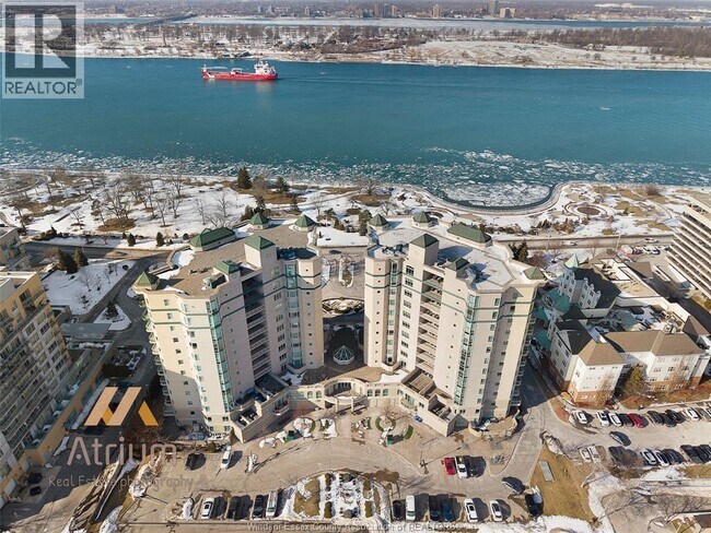 Photo - 5055 Riverside Dr E Unité 201