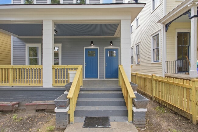 1007 E Park Ave