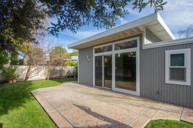 Photo - 827 Richardson Ct