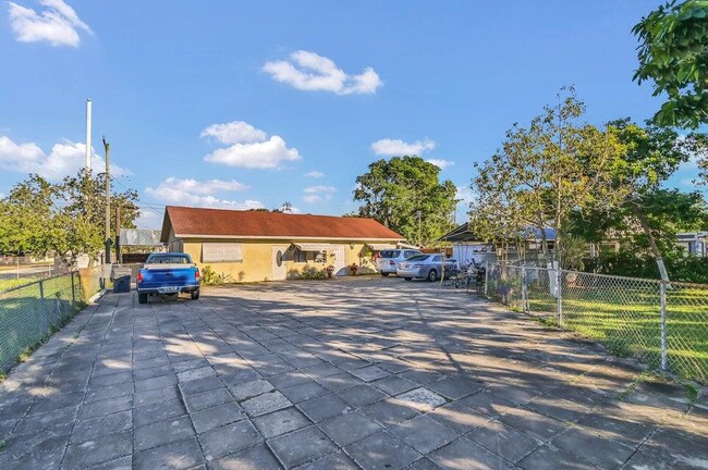 Photo - 2374 Sunrise Dr Townhome
