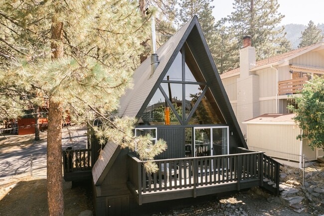 Photo - Fully Furnished Modern Mountain Cabin in Wrightwood 2 bedroom 1 bath