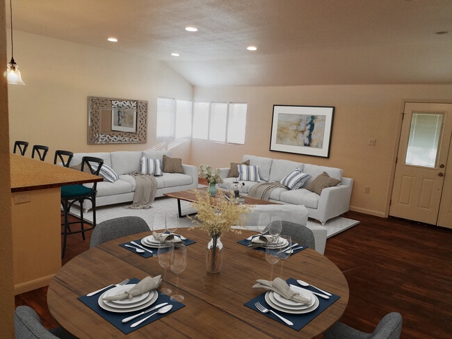 Photo - 1654 Skyline Dr