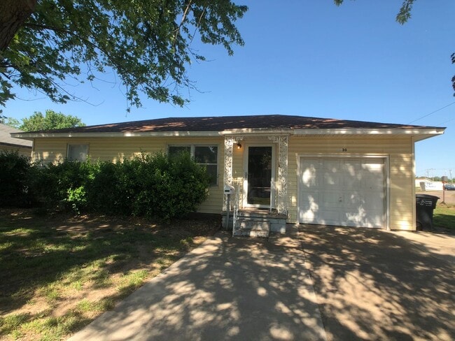 Building Photo - 2230 N Meadowbrook Dr Rental