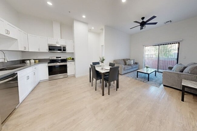 Photo - Apache Rock Apartments