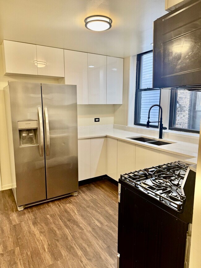 Photo - 7952 S Champlain Ave Unit 1