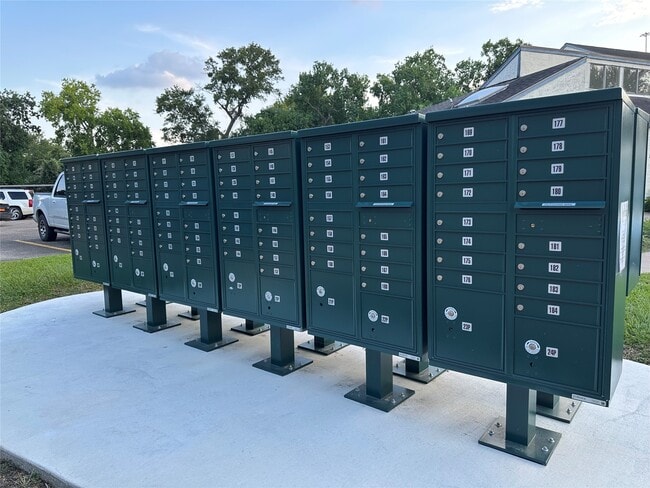 Building Photo - 7313 Gulf Fwy Unit 903