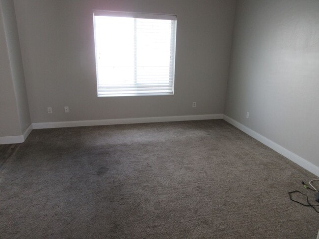 Photo - **Move-In Discount**3 bed -2.5 bath - Newer townhome in the heart of Cedar City!
