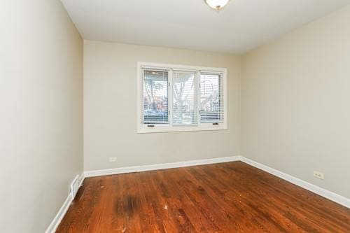 Building Photo - 10117 S California Ave