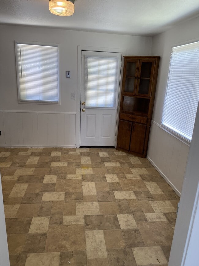 Photo - 2120 Meadowbrook Ave