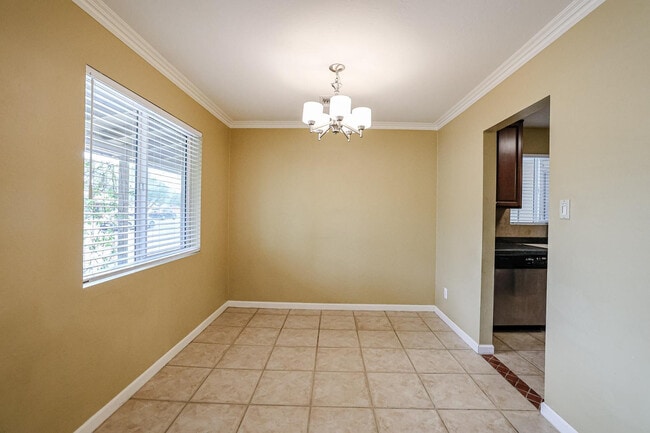 Photo - 1005 E Cavalier Dr