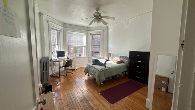 64 Hemenway St
