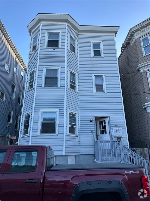 Building Photo - 73A Marlborough St Unit 3 Rental