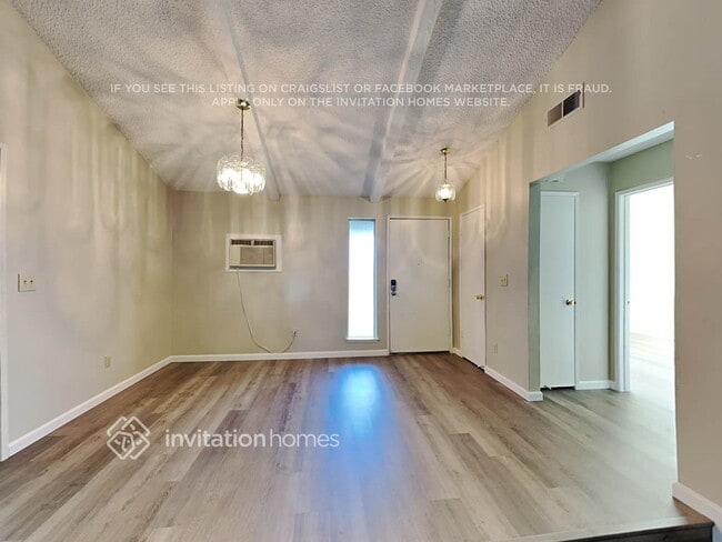 Photo - 301 Old River Dr