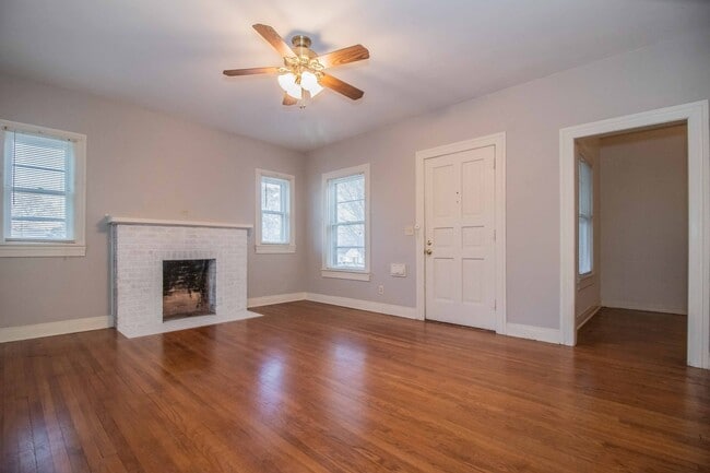 Photo - Arlington Heights 2 Bedroom Duplex