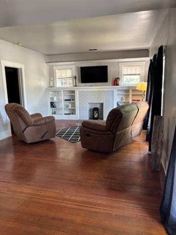 Photo - 725 Peach St