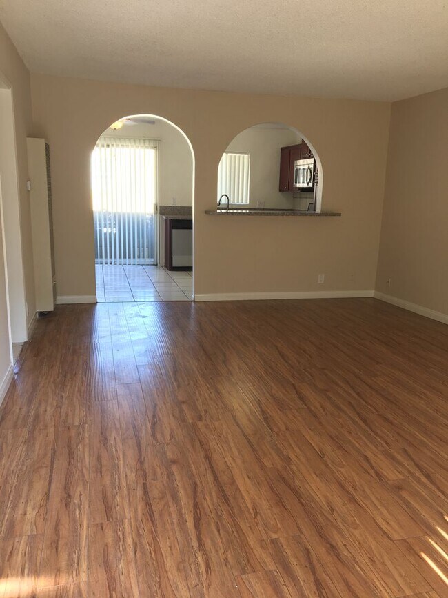 Photo - 271 Parke St