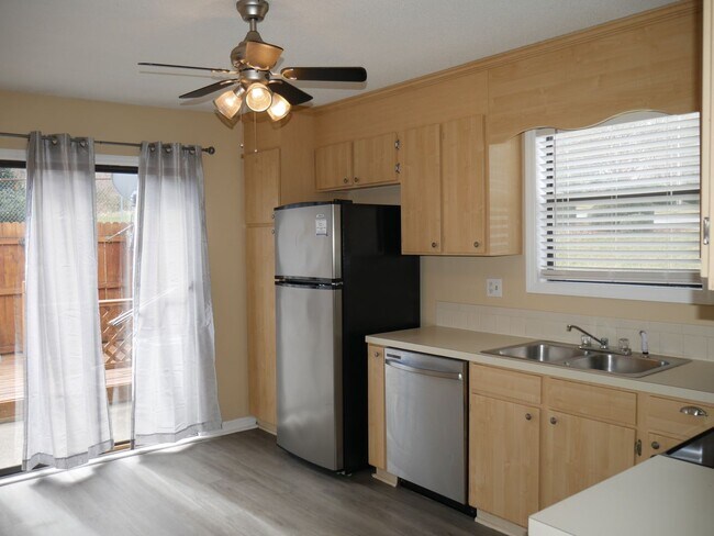 1600 Windsong Ct