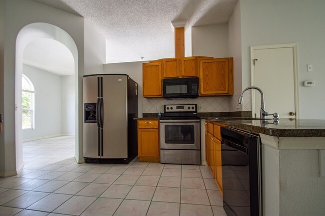 Photo - Available Now! 3/2 Home Near Hunter's Cree...