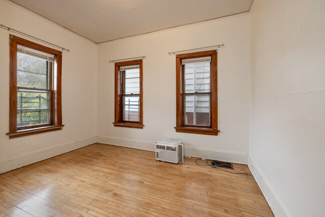 Bed 1 - 2772 N Bremen St Unit 2772 Bremen