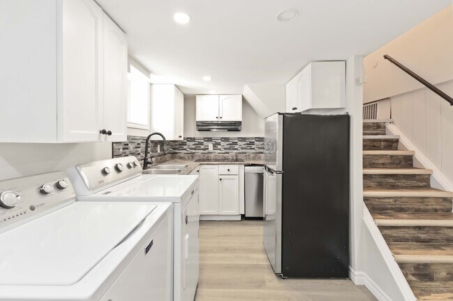 Photo - 2 Bedroom Apartment in Komoka * $1595 ALL INCLUSIVE * Available Now