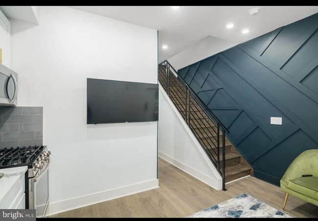 Photo - 3127 Richmond St