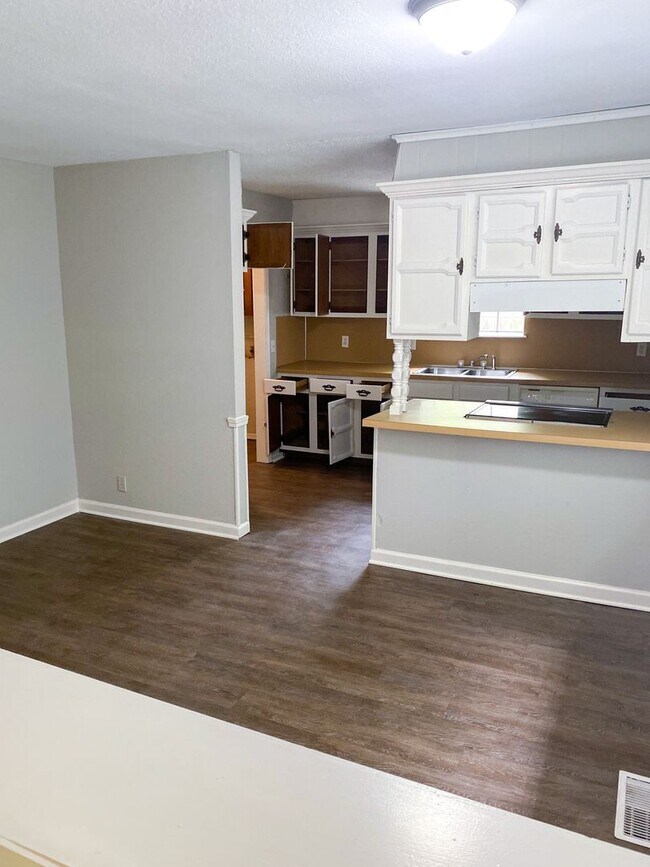 Beautiful 4 Bedroom 2 Bath House House Rental in Tulsa, OK