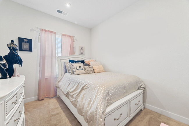 Photo - 133 Cedar Crst Dr