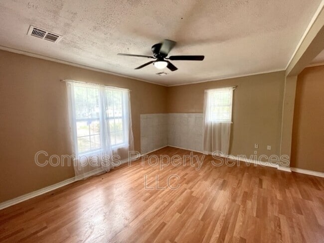 Photo - 2714 Windsor Ave