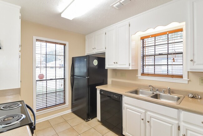Photo - 414 Woodhaven Ct
