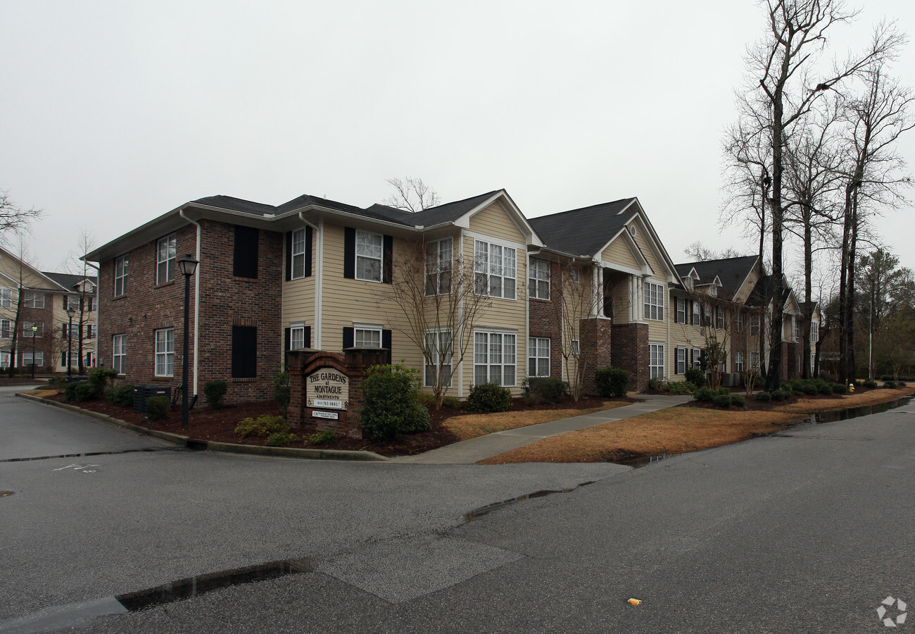 The Gardens at Montague - The Gardens at Montague Apartments