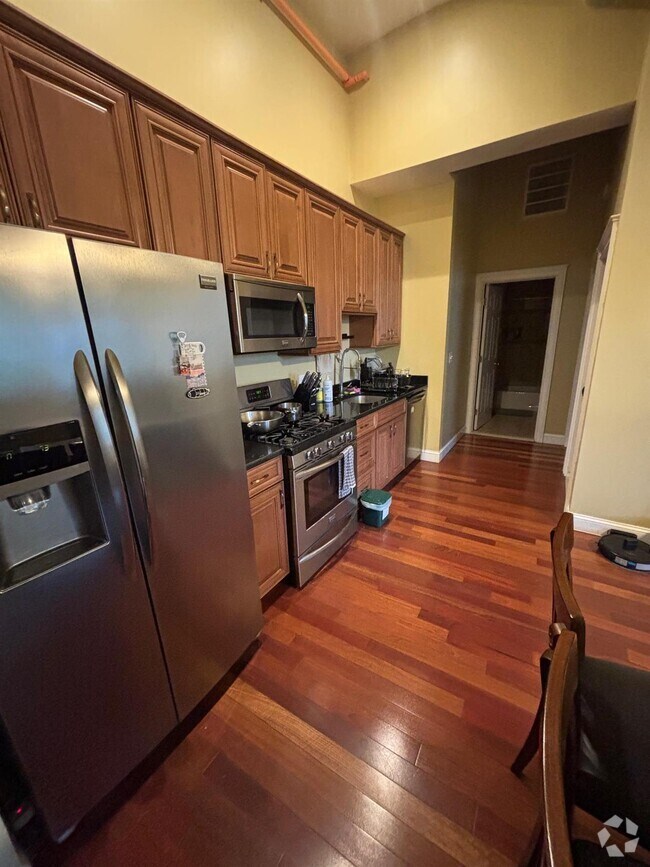 Building Photo - 620 Cambridge St Unit 4 Rental