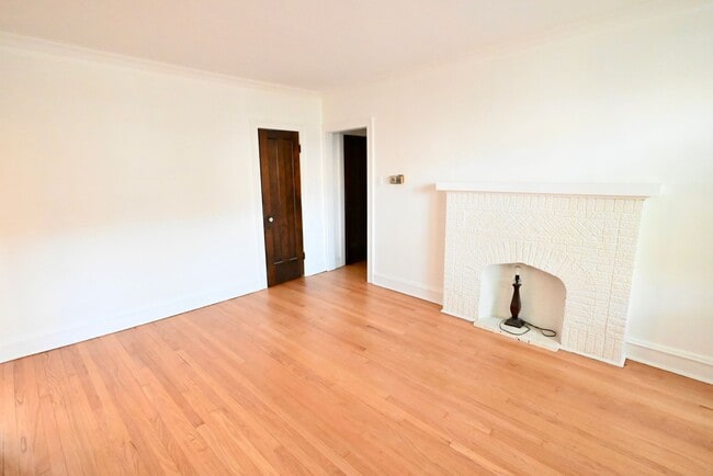 Photo - 2421 W Ardmore Ave Unit Apt 1