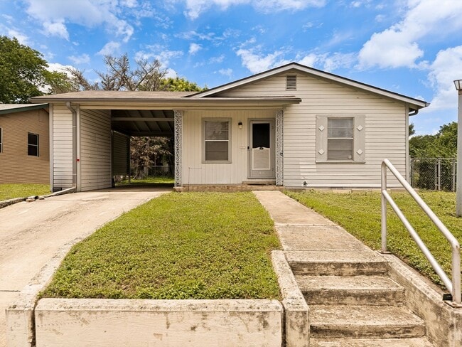 Building Photo - CHARMING DENVER HEIGHTS 3-BEDROOM