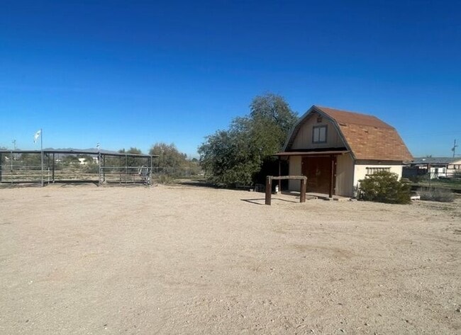 Photo - 21620 W Narramore Rd