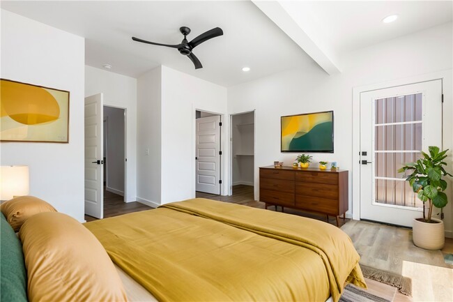 Photo - 947 SE 10th St