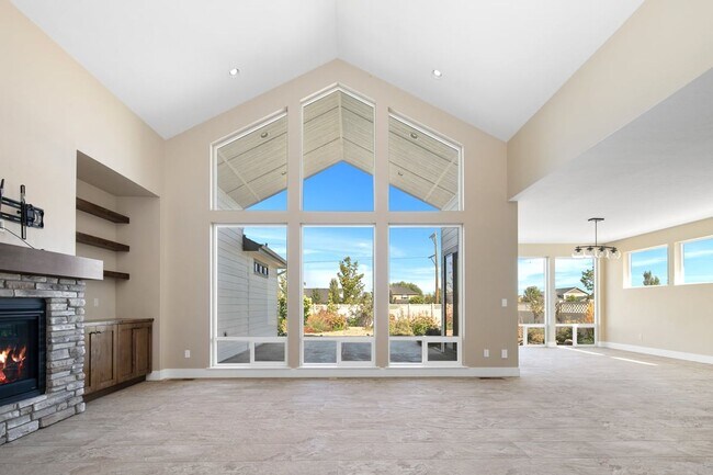 Photo - Luxury Living & Outdoor Oasis: Your Perfec...
