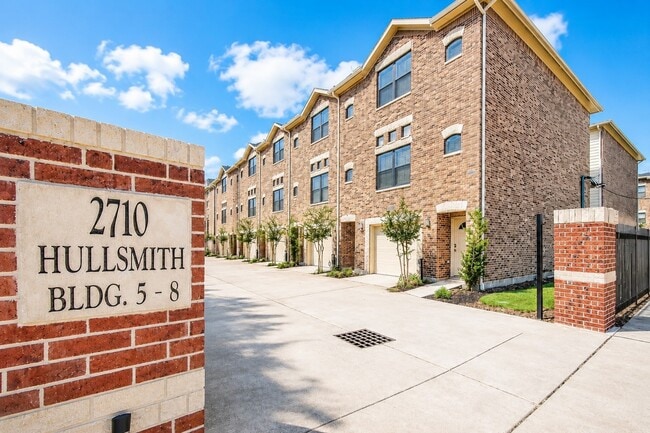 Building Photo - 2710 Hullsmith Dr Unit 803