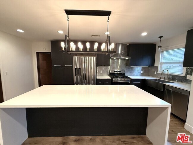 Photo - 5757 Vesper Ave