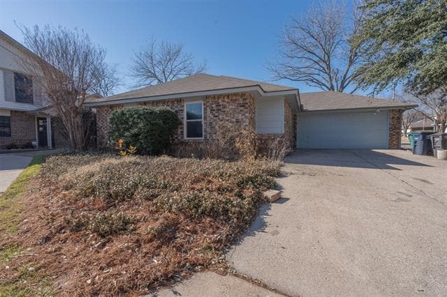 Photo - 2911 Forest Creek Dr