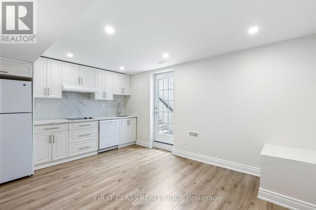 Photo - 802 Yates Dr