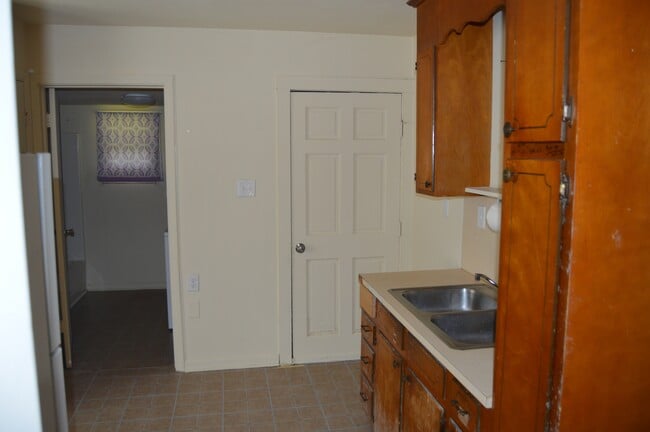 Photo - 208 Wilson St