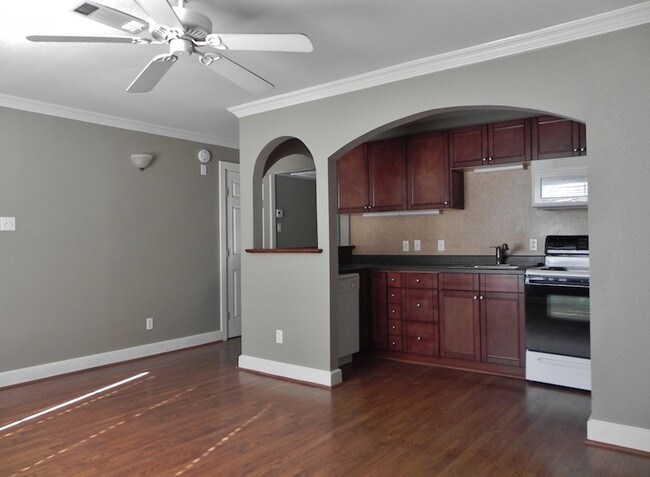 Photo - 2518 N Fitzhugh