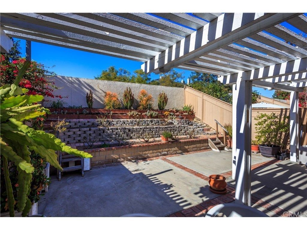 9 Sandalwood - 9 Sandalwood