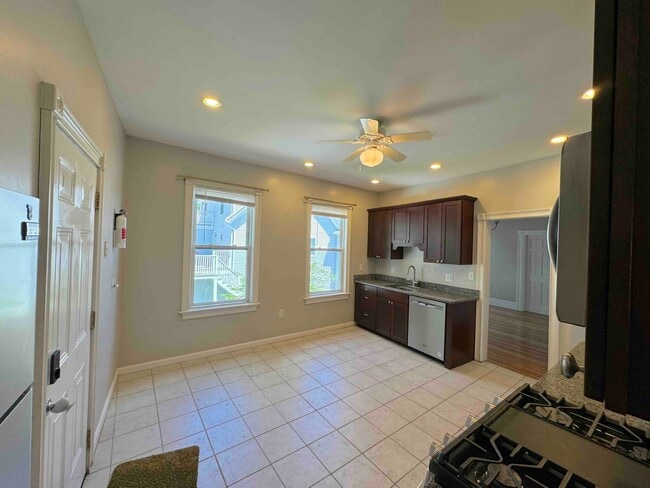 Photo - 258 Broadway Unidad 2nd Floor