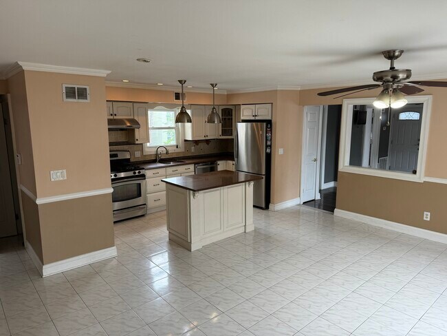 Photo - 129 Beach St