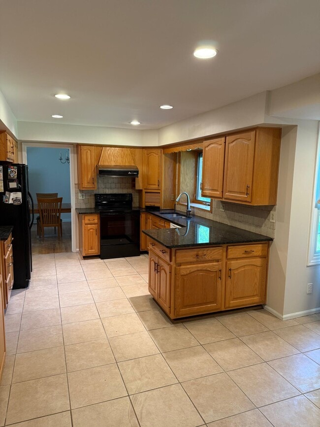 Photo - 3925 Waldenwood Dr