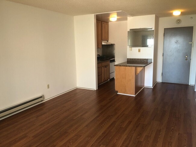 Photo - Beautiful one bedroom with grand Bay view’... Unit 426