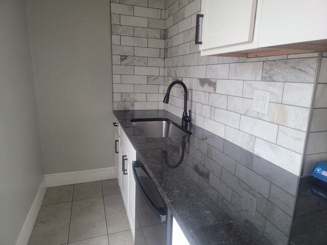 Photo - 751 Wager St