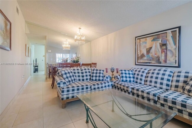 Building Photo - 2524 W 65th St Rental